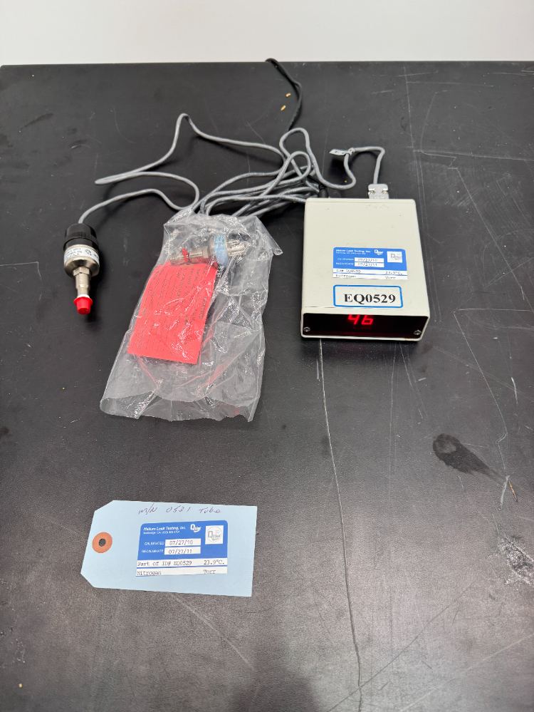 Image of DigiVac Model 200 digital thermocouple vacuum gauge